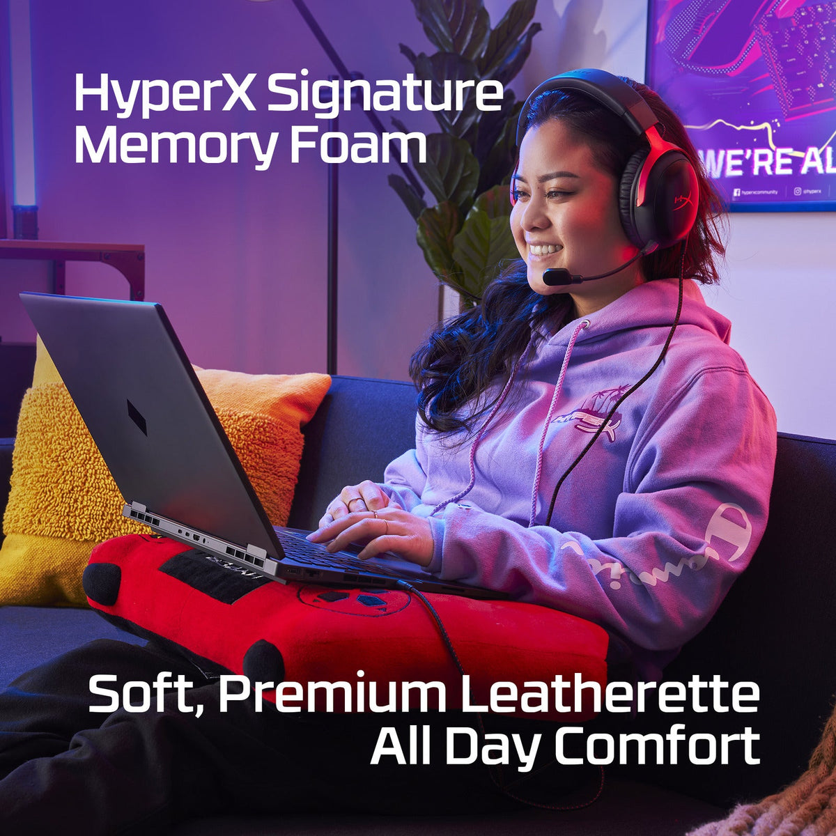 HyperX Cloud III memory foam comfort feature