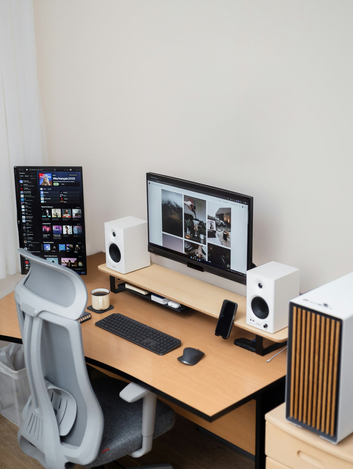 Desktop monitors for gaming and productivity
