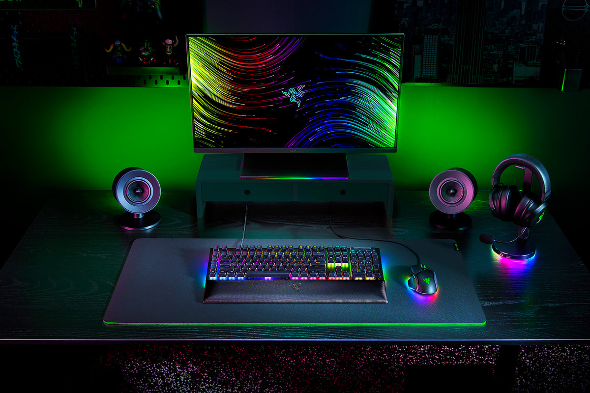 Razer BlackWidow V4 side view