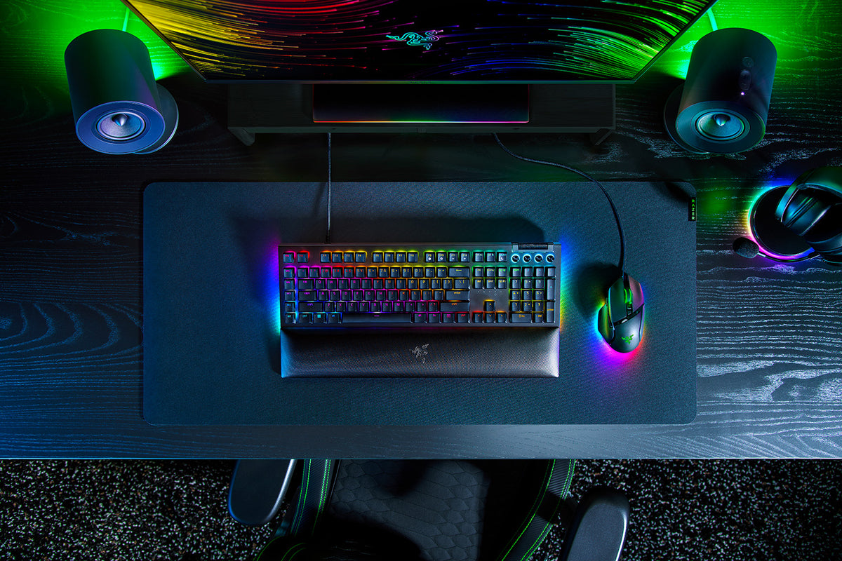 Razer BlackWidow V4 Green Switch main view