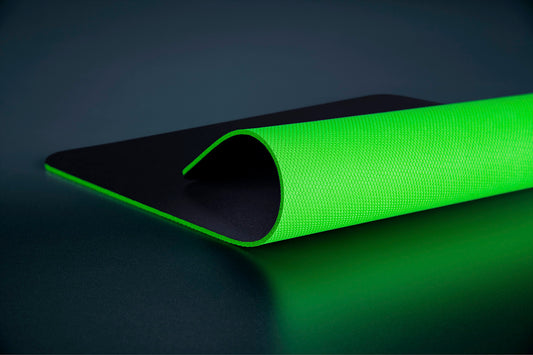 Razer Gigantus V2 folded underside anti-slip texture