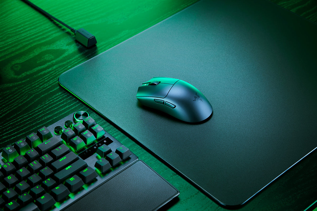 Razer Viper V3 Pro Black side view